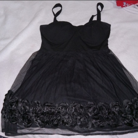 Trixxi Black Midi Dress with Floral Detail Trim - Picture 2 of 14